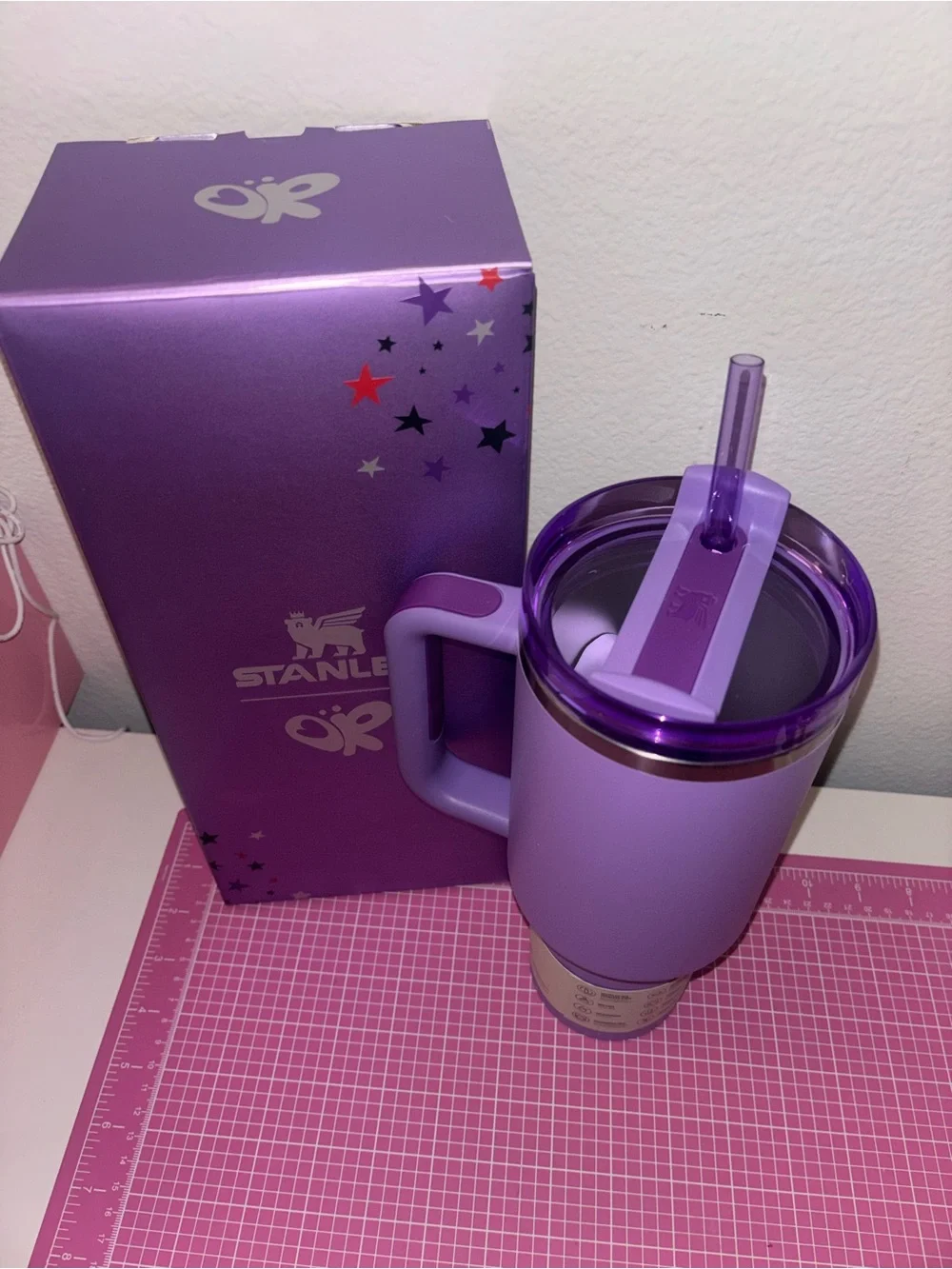 Stanley 40oz Quencher H2.0 Tumbler - Purple Star Design - Olivia Rodrigo - Picture 3 of 6